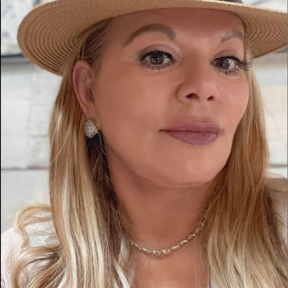 Meet your Posher, Debra